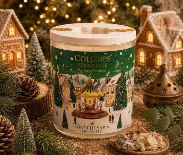 Bougie parfumée Forêt de Sapin édition Noël Collines de Provence village hivernal manège vert 180g - Lilosquare