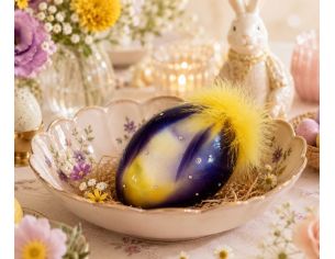 Oeuf de Pâques verre soufflé brillant rose fuchsia mauve jaune dégradé unique pompom plumes mauves H16cm - Lilosquare