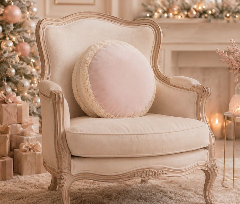 Coussin rond forme macaron velours rose poudré sherpa bouclé crème tranche épaisse D34cm épaisseur 9cm - Lilosquare
