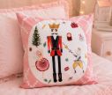 Voir la slide Coussin de Noël fond tartan rose illustration ronde casse-noisette ballerine roi des souris sapin cadeaux 45x45cm - Lilosquare