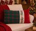 Voir la slide Coussin de Noël rectangulaire tartan vert bande centrale houx baies rouges imprimé velours rouge 30x50cm - Lilosquare