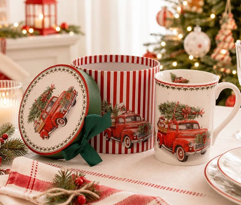 Mug droit porcelaine blanc illustration camion rouge vintage sapin cadeaux et boîte cadeau ronde rayée rouge blanc ruban vert