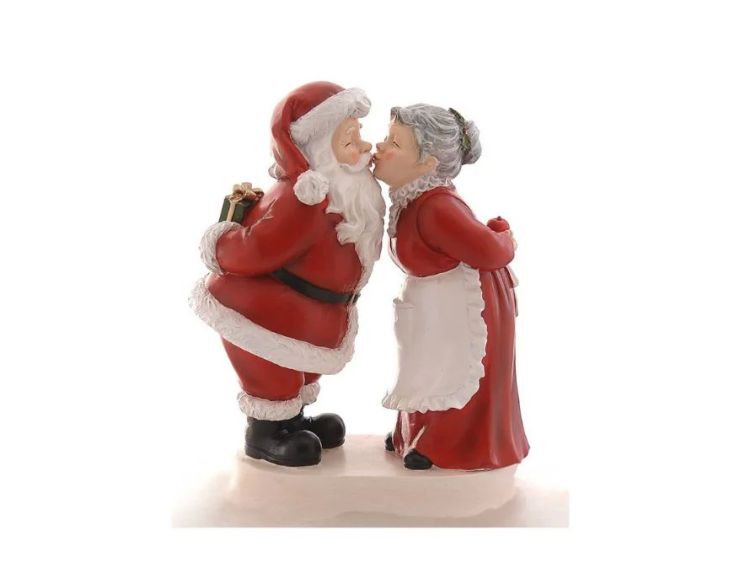 Figurine résine Père Noël rouge et Maman Noël tablier blanc cheveux gris s'embrassant tenant cadeaux H29cm
