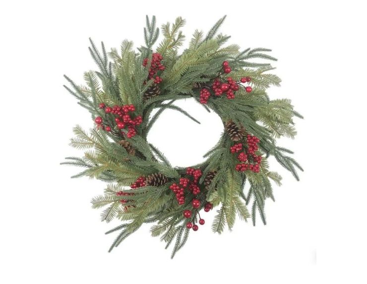 Couronne de Noël artificielle Ø60cm, branches de pin vertes, baies rouges et pommes de pin naturelles, fond blanc