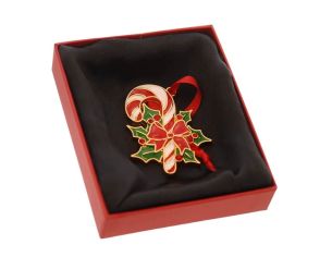 Suspension de Noël sucre d'orge métal doré émaillé rouge blanc et vert, nœud rouge, feuilles de houx, dans sa boîte cadeau