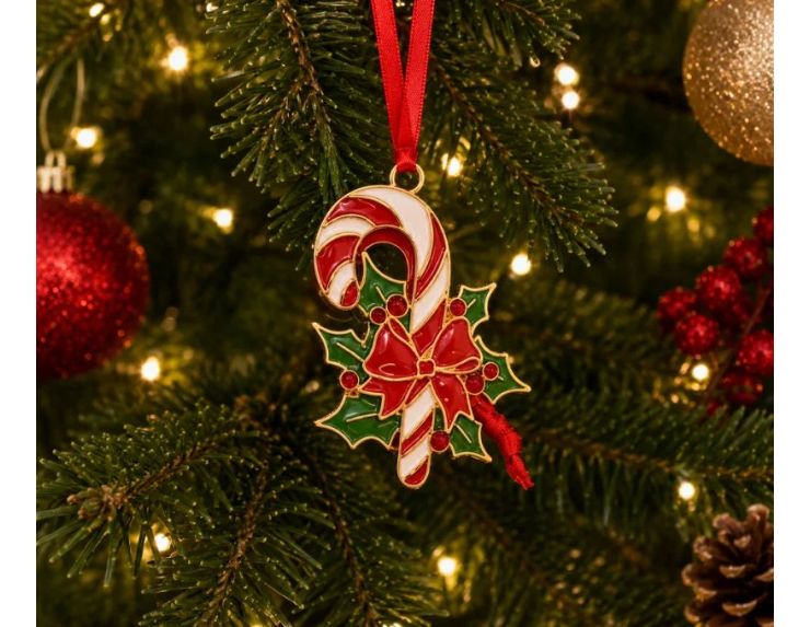 Suspension de Noël sucre d'orge métal doré émaillé rouge blanc et vert, nœud rouge, feuilles de houx, dans sa boîte cadeau