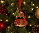 Voir la slide Suspension de Noël voiture rouge métal doré émaillé, sapin vert étoilé et cadeaux sur le toit, dans sa boîte cadeau