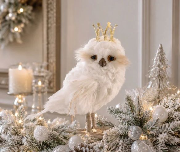 Hibou blanc H22cm recouvert de plumes, couronne dorée, yeux marron, bec et pattes beiges