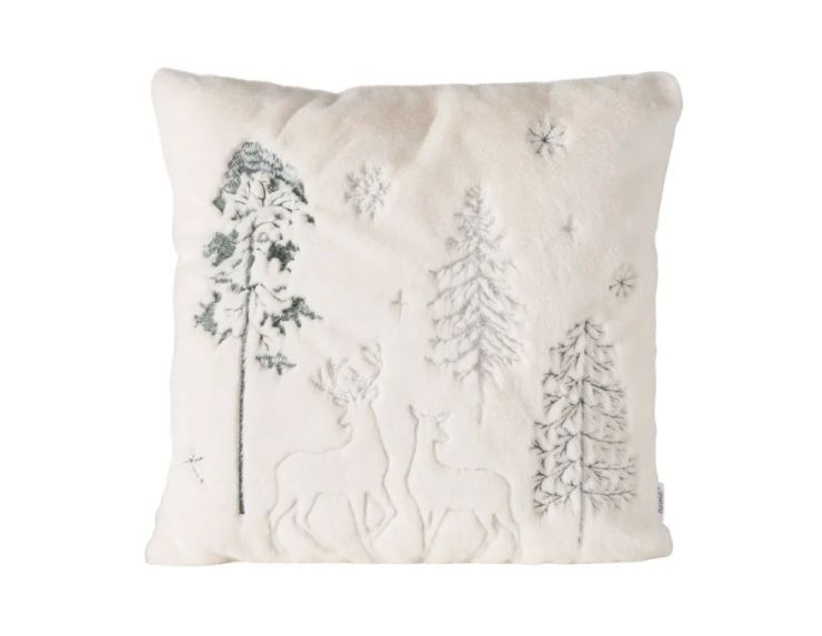 Coussin 45x45cm fausse fourrure ivoire, cerfs et sapins enneigés brodés gris, flocons de neige