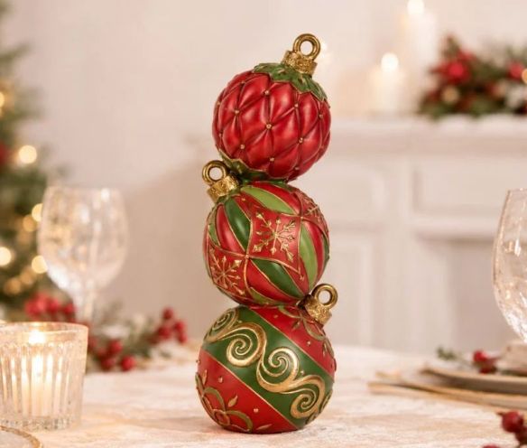 Colonne décorative boules de Noël empilées rouge vert motifs dorés résine H40cm
