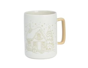 Mug porcelaine blanc mat illustration dorée gravée chalet enneigé sapin cadeaux étoiles flocons anse dorée Noël 450ml