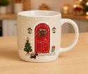Voir la slide Tasse porcelaine beige porte rouge Noël couronne houx sapin décoré petit chien lanterne flocons neige 400ml
