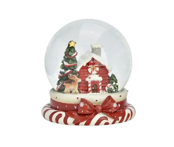 Boule à neige poly verre maison rouge enneigée sapins étoile dorée renne socle sucres orge nœud rouge Noël H11cm