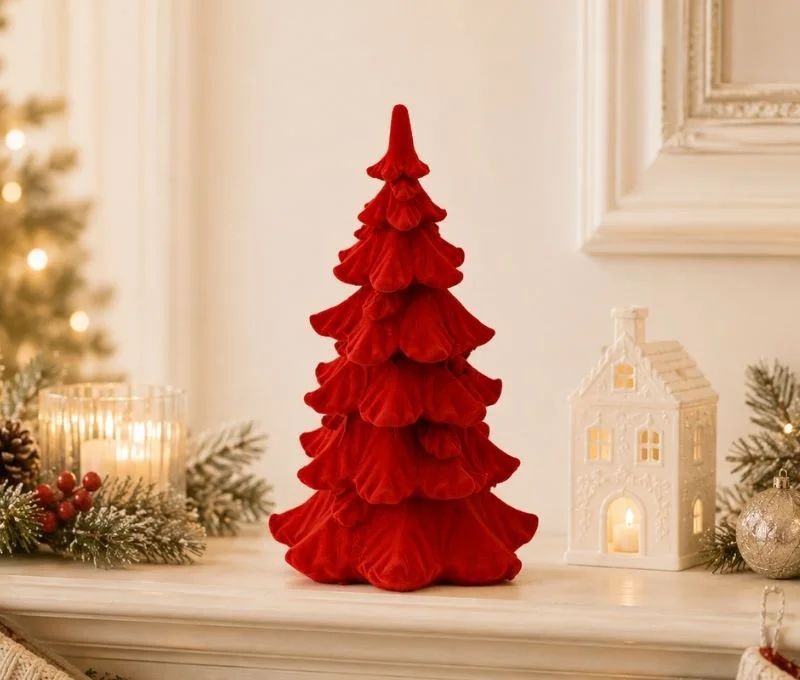 Sapin Noël floqué velours rouge vif poly branches étagées texturées décoration cheminée Noël H17cm