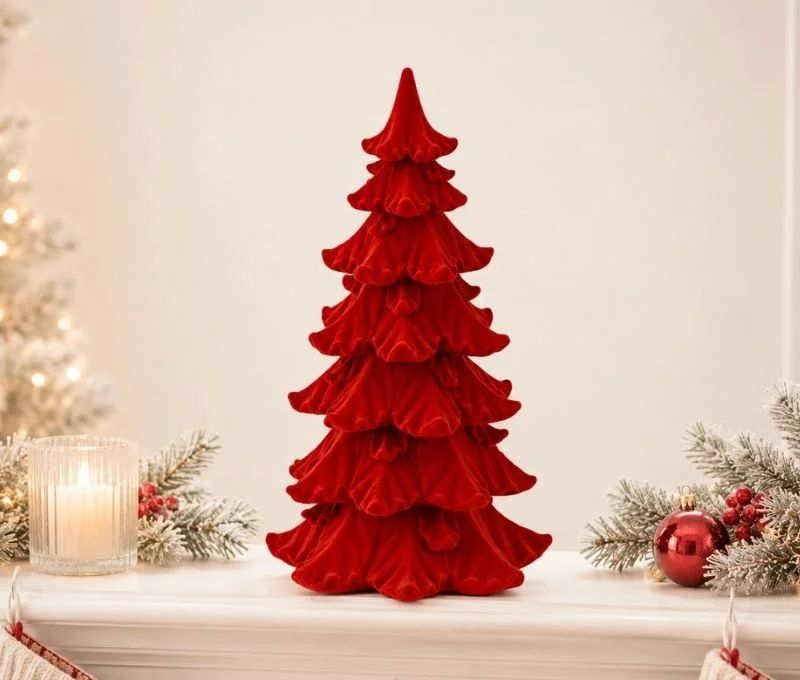 Grand sapin Noël floqué velours rouge vif poly branches étagées texturées décoration cheminée Noël H27cm