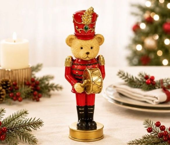 Figurine ourson casse-noisette poly rouge doré uniforme tambour doré chapeau plume rouge socle doré Noël H16cm