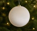 Voir la slide Grande boule Noël velours tissu blanc crème texture douce capuchon doré Ø15cm