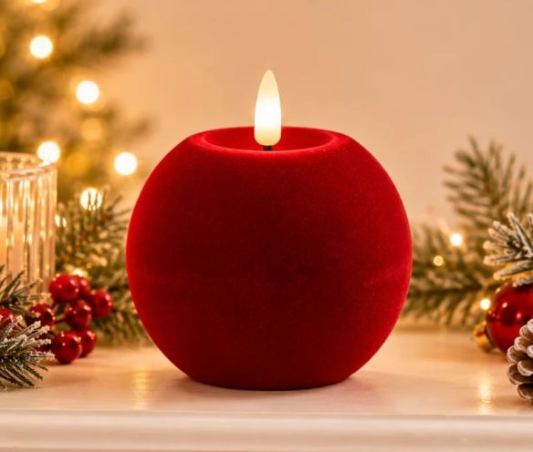 Bougie LED boule velours rouge flocké effet flamme réaliste timer Ø12cm