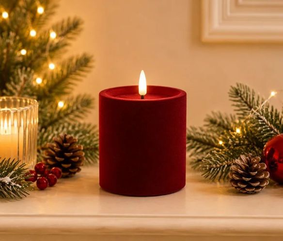Bougie LED pilier velours floqué rouge foncé effet flamme réaliste timer H10cm