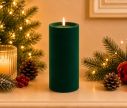 Voir la slide Grande bougie LED pilier velours floqué vert sapin effet flamme réaliste timer H20cm Ø10cm