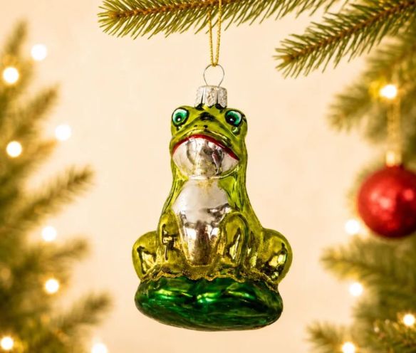Suspension grenouille verte brillante assise nénuphar verre soufflé peint à la main yeux turquoise ventre argenté H8cm