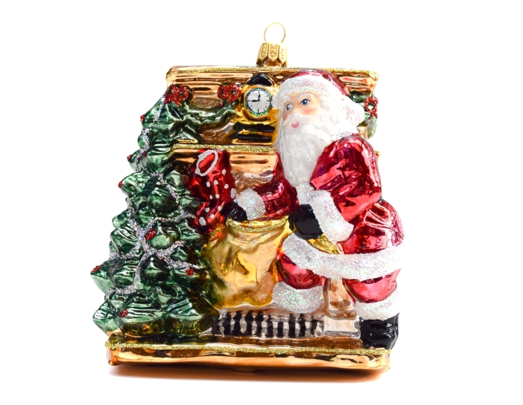 Suspension Père Noël cheminée avec cadeaux en verre soufflé