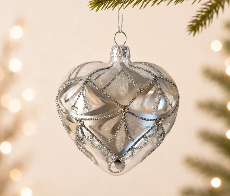 Suspension cœur en verre soufflé translucide argenté motifs dentelle pailletés pierres dorées H10cm