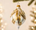 Voir la slide Goutte de Noël en verre soufflé blanc mat branches feuillage doré pailleté pierres argentées capuchon doré H10cm