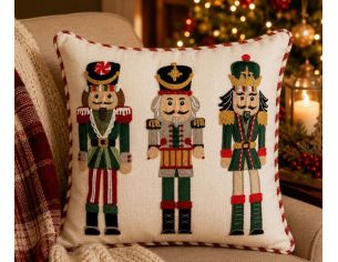 Coussin blanc passepoil rouge doré casse-noisettes brodés soldats Noël 40x40cm