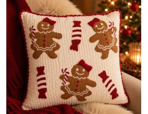 Coussin tricot blanc bordure crochet rouge figurines pain d'épices sucres d'orge 40x40cm