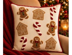 Coussin coton blanc pompons rouges bonhommes maisons pain d'épices sucres d'orge 40x40cm