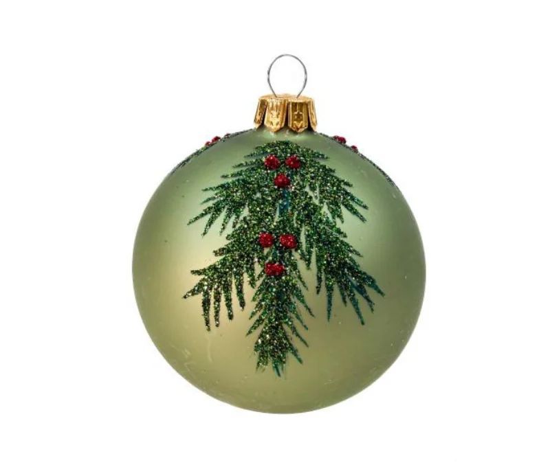 Boule de Noël verre vert sauge mat motif branche de sapin pailletée baies rouges Ø8cm