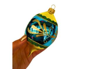 Suspension de Noël en verre soufflé goutte doré turquoise bordure pailletée verte perles rouges H13cm
