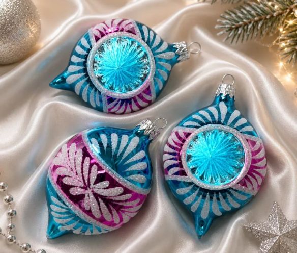 Coffret 3 gouttes de Noël verre soufflé peint à la main turquoise fuchsia rayons pailletés Givré Ø7cm H10cm