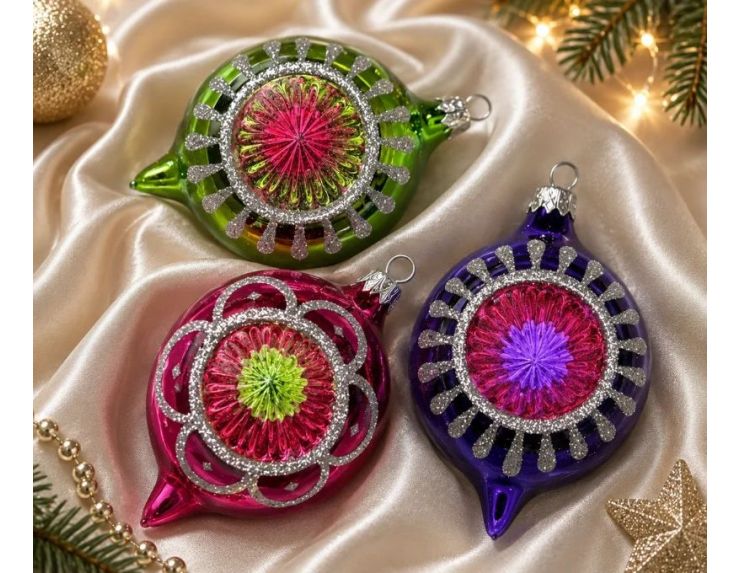 Coffret 3 gouttes de Noël verre soufflé peint à la main vert rose bleu marine motifs Ø7cm H10cm