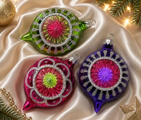 Coffret 3 gouttes de Noël verre soufflé peint à la main vert rose bleu marine motifs Ø7cm H10cm