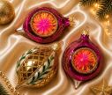Voir la slide Coffret 3 gouttes de Noël verre soufflé peint à la main deux gouttes fuchsia bordure  Ø7cm H10cm