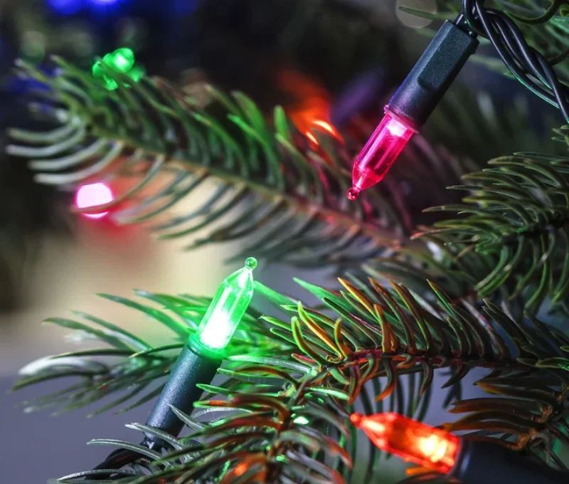 Traditional multicolour LED string lights 150 bulbs plexiglass green cable Christmas tree