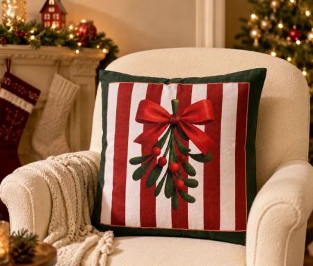 Coussin de Noël rayures rouge blanc bordure velours vert gui nœud rouge baies 45x45x4cm