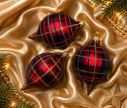 Voir la slide Coffret 3 gouttes de Noël verre soufflé motif tartan rouge bleu marine doré pailleté Ø7cm H10cm