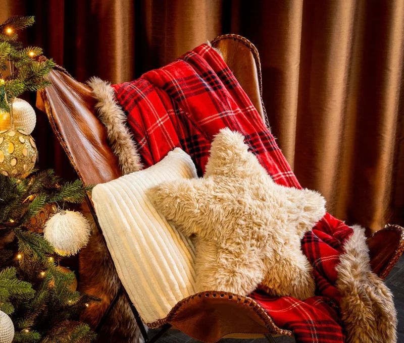 Red black white tartan plaid taupe faux fur lining fluffy edge 140x180cm