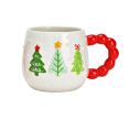 Voir la slide Tasse décor sapins de Noël blanche pointillée anse perlée rouge trois sapins verts L14xl10xH9cm