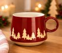 Voir la slide Tasse de Noël en faïence rouge silhouettes de sapins dorés base brute anse rouge intérieur blanc 440ml