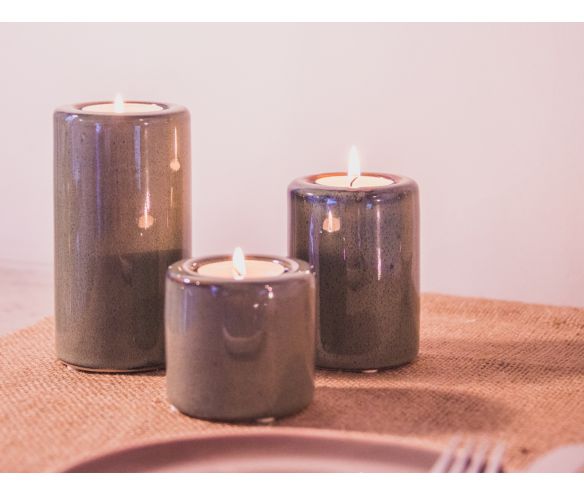 Trio de bougeoirs cylindriques céramique émaillée vert foncé brillant 3 hauteurs assorties bougies chauffe-plat H12cm