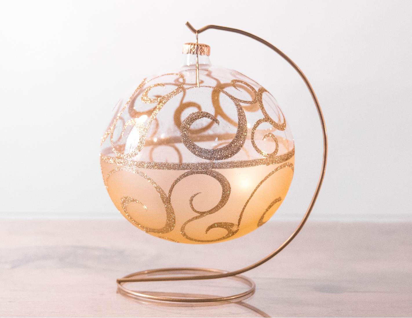 Boule de Noël en verre soufflé de 15 cm de diamètre