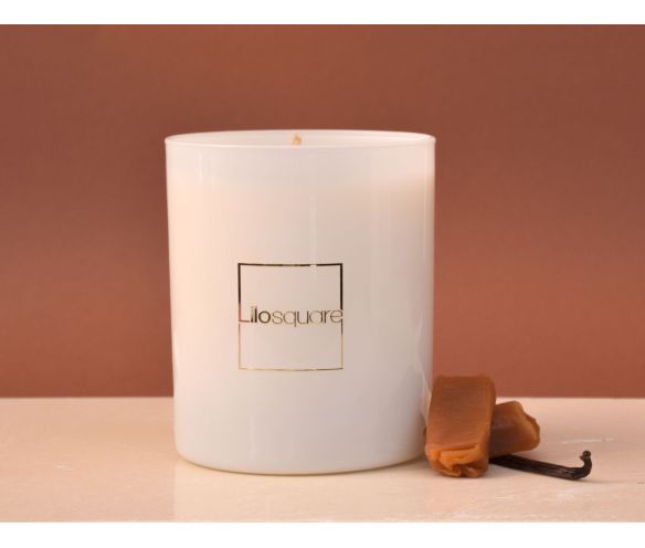 Bougie parfumée vanille caramel en cire de soja naturelle verre soufflé blanc logo doré 250g - Lilosquare