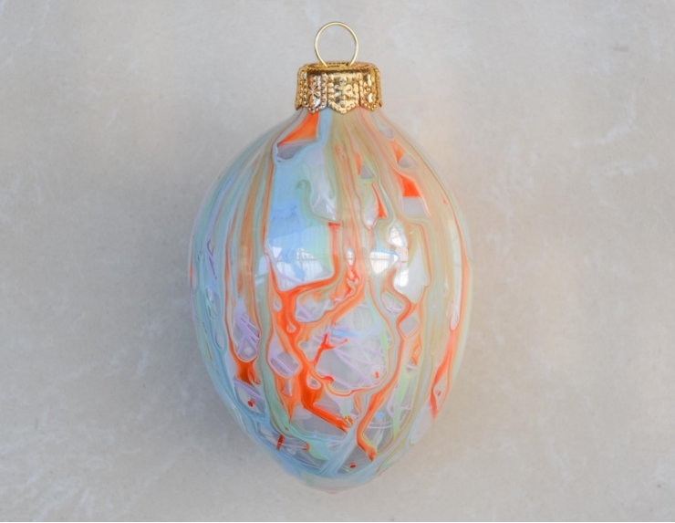Décoration oeuf de Pâques en verre soufflé orange bleu vert