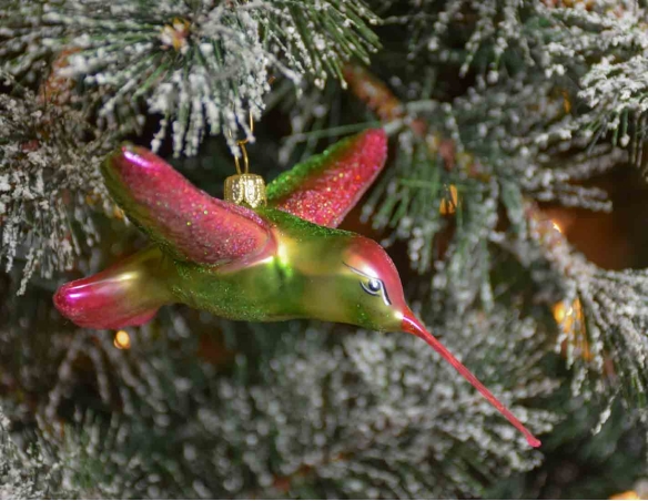 Suspension de Noël en verre soufflé petit colibri aux couleurs flashy rose et vert. Hauteur 7cm.