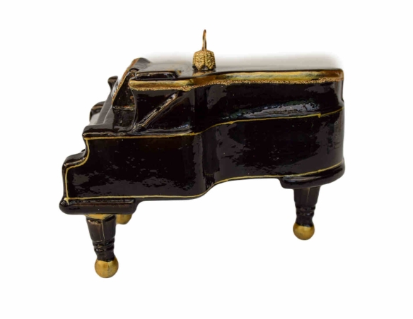Suspension de Noël piano noir brillant et doré avec partition, en verre soufflé et réalisé de façon artisanale. Hauteur 9cm.