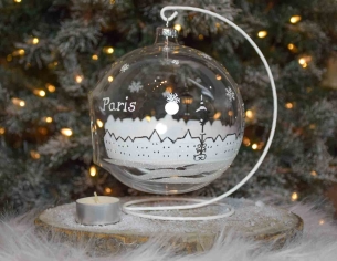 Grande boule de Noël photophore blanche et transparente en verre soufflé pour bougie. Décor Paris sous la neige blanc et noir.